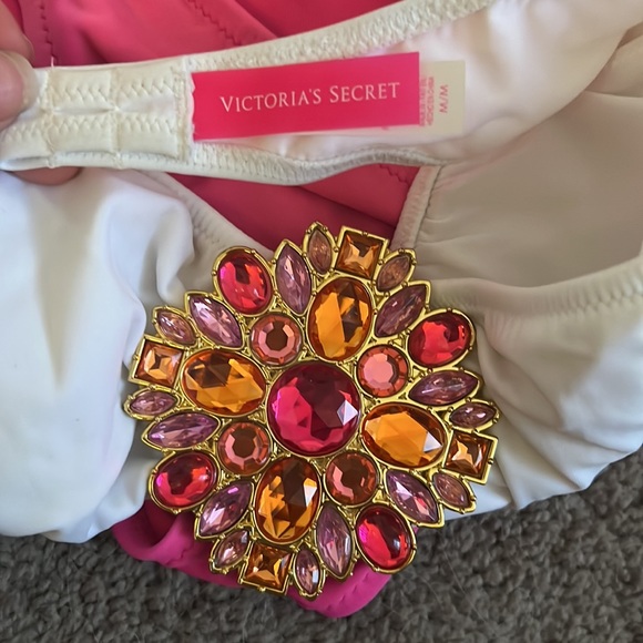 SOLD Beautiful bikini set - Picture 2 of 2